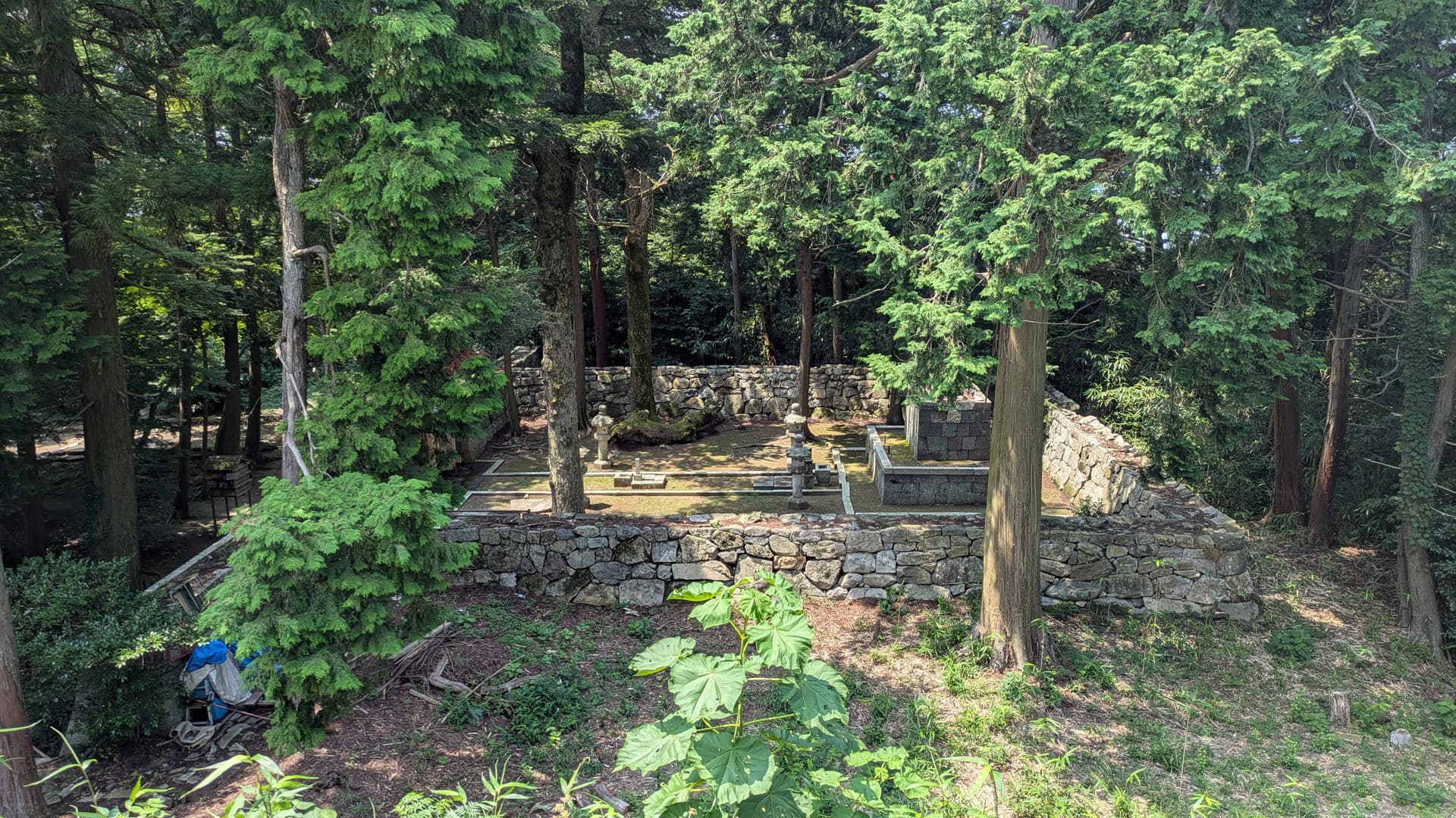 Ruines du château d'Azuchi