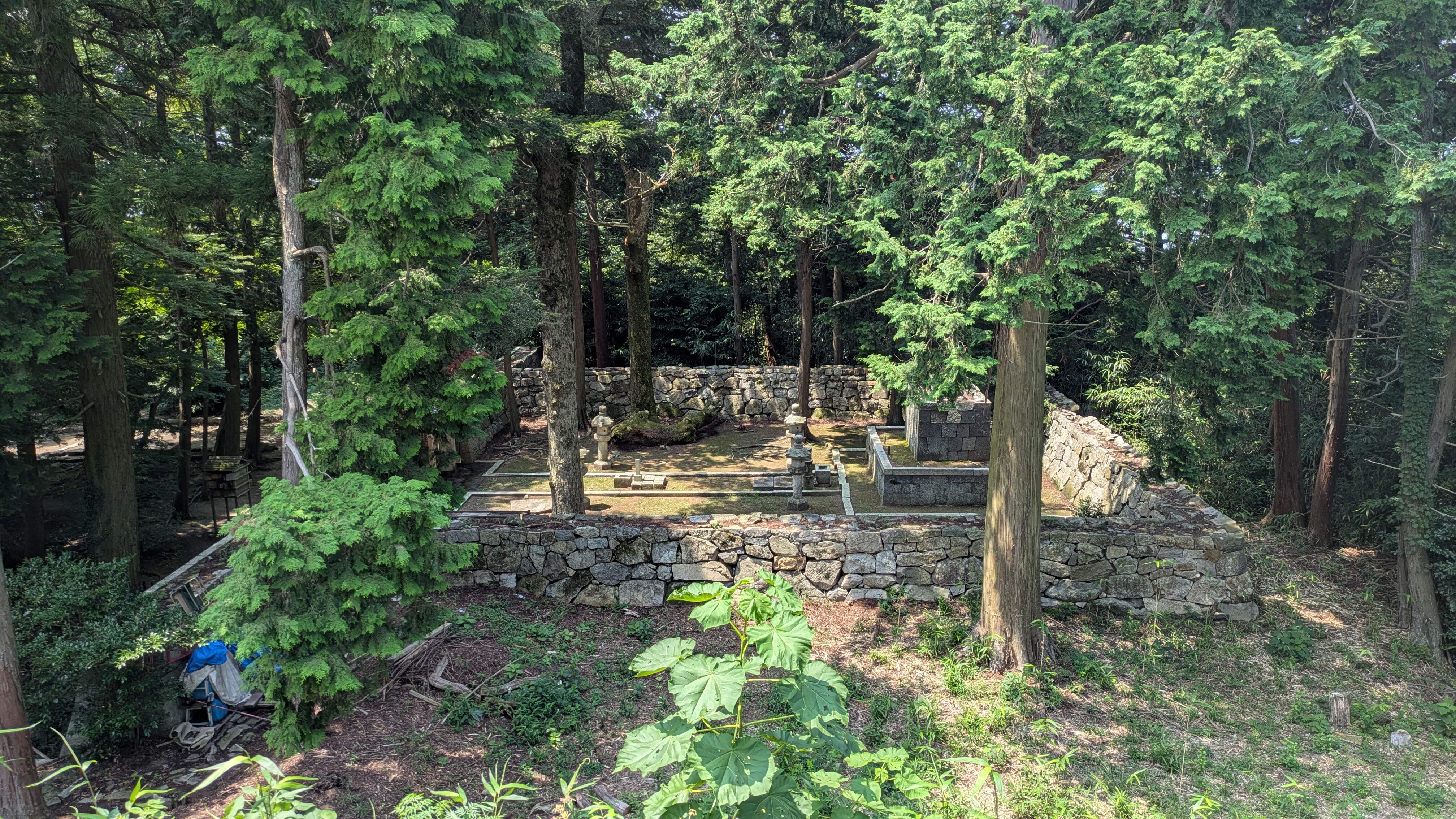 Ruines du château d'Azuchi