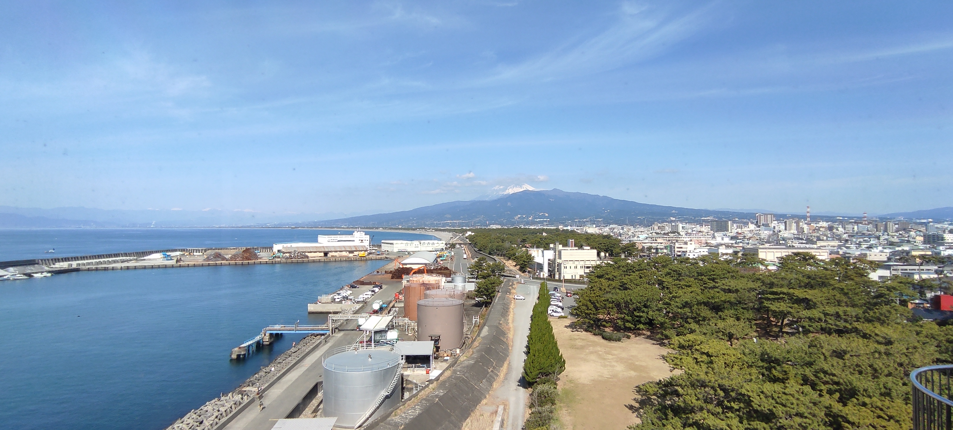 Mont Fuji vu depuis la baie de Suruga